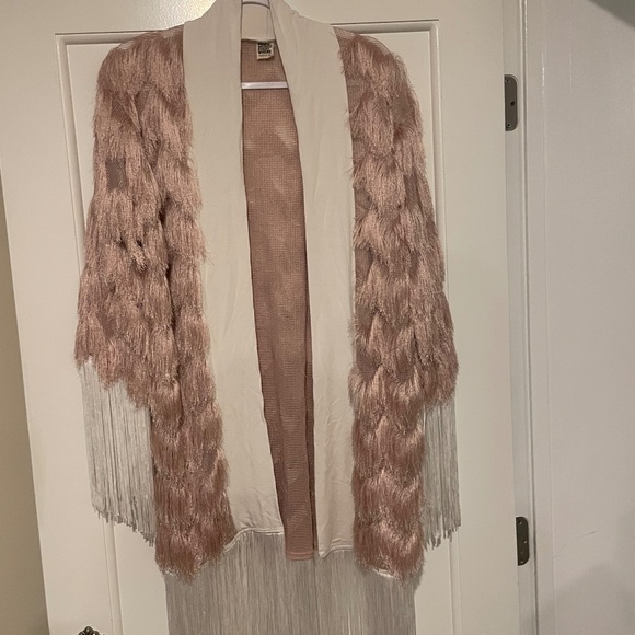 All Fringe Everything Robe - Picture 2 of 2
